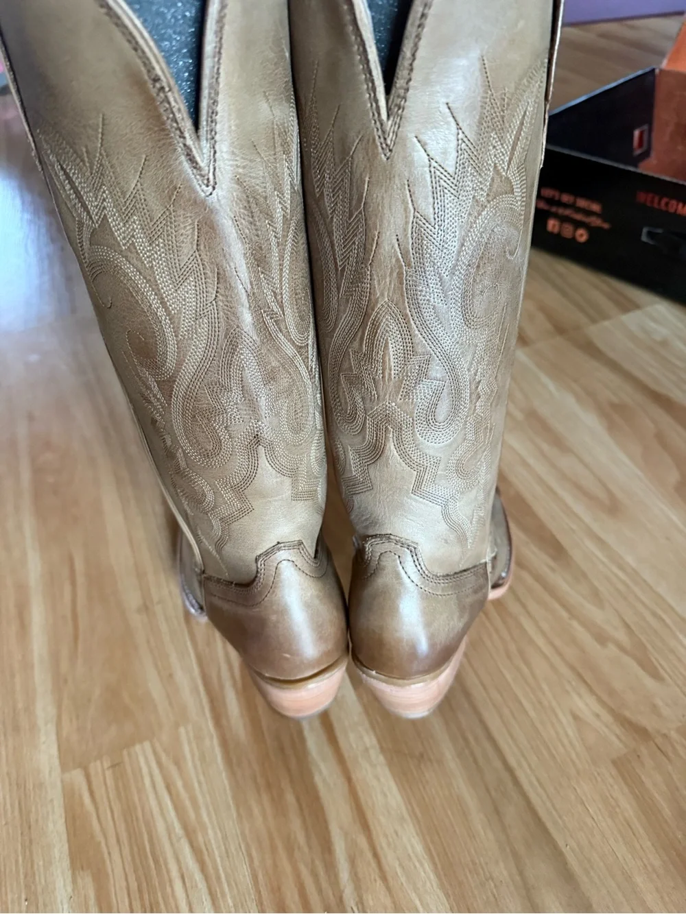 Beautiful New Freebird Woodland Cowboy Boots - Tan - Sz 7